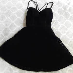Hollister mini skater black velvet dree size S XS